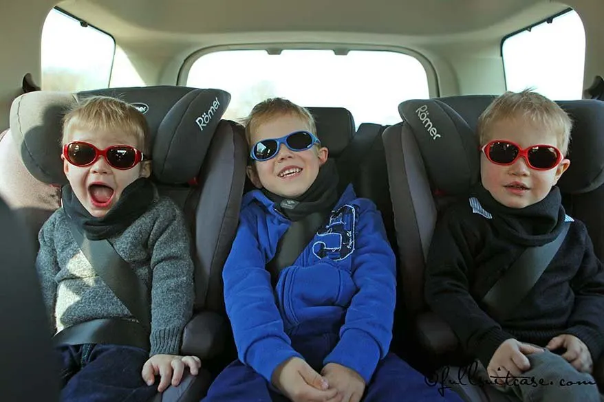 How to keep children quiet in the car on road trips