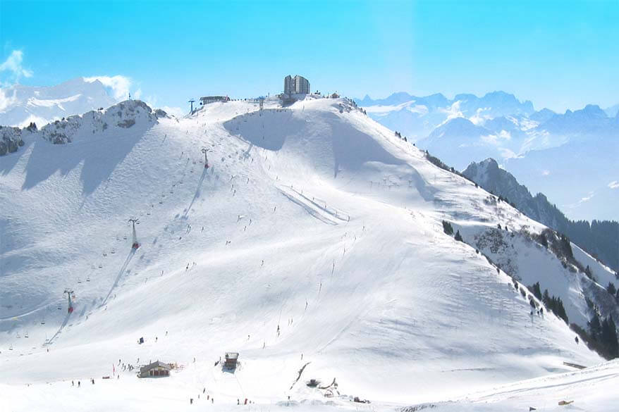 Family skiing in Switzerland on a budget