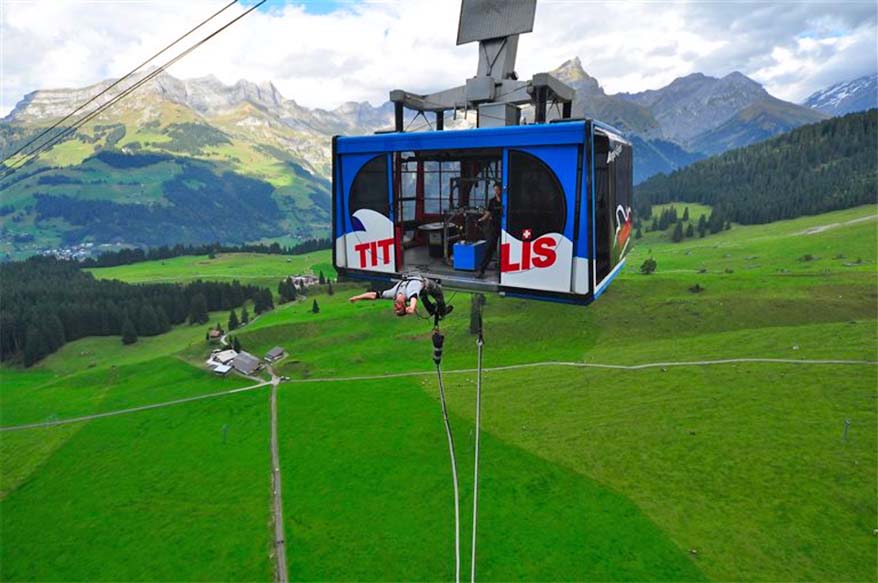 Bungee Jumping at Titlis