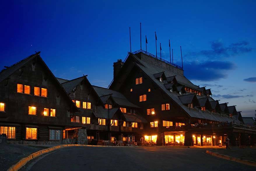 The Old Faithful Inn is one of the historic landmarks of Yellowstone