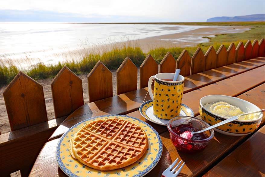 Waffles at the French cafe at Raudasandur