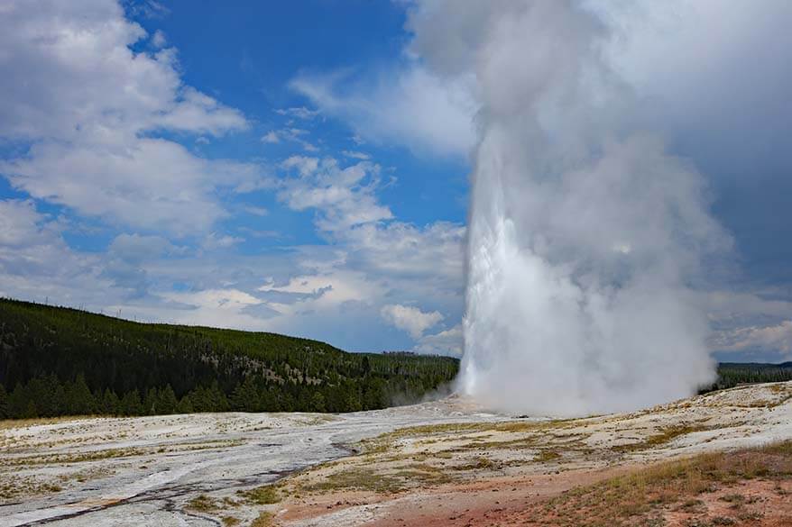 Old Faithful Geyser in Yellowstone NP