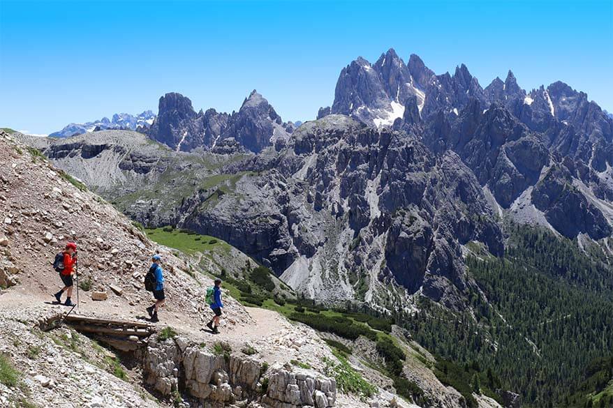 Hiking between Forcella del Col de Mezzo and Rifugio Auronzo