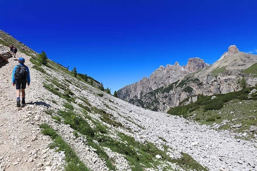 Hiking between Rifugio Locatelli and Malga Langalm