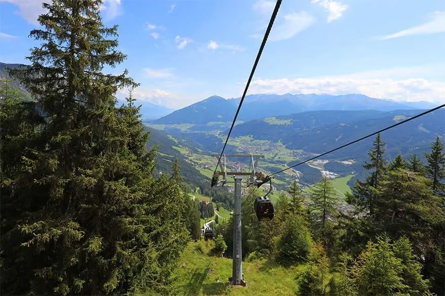 Kreuzjochbahn cable car at Schlick 2000