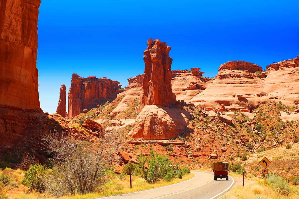 Arches Scenic Drive: 8 BEST Stops & Viewpoints (+ Map & Tips)