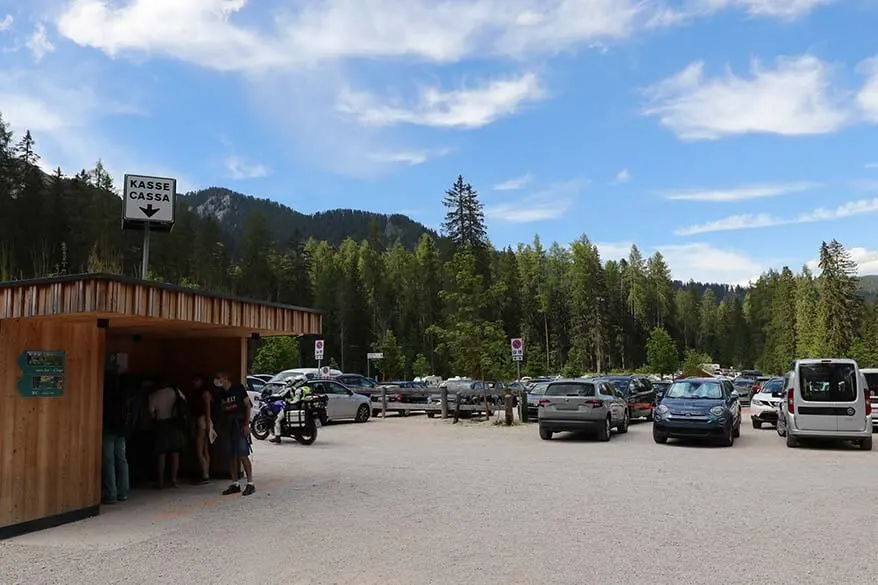 Lago di Braies parking