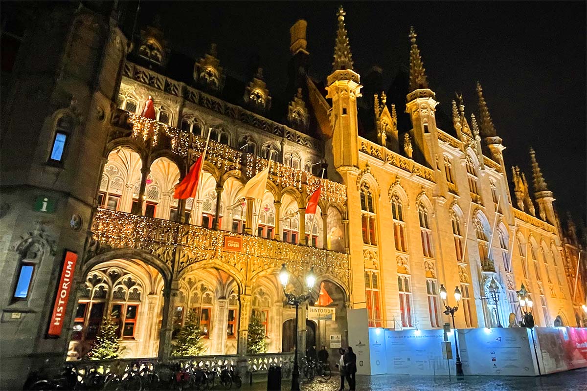 Bruges Historium lit for the winter holiday season