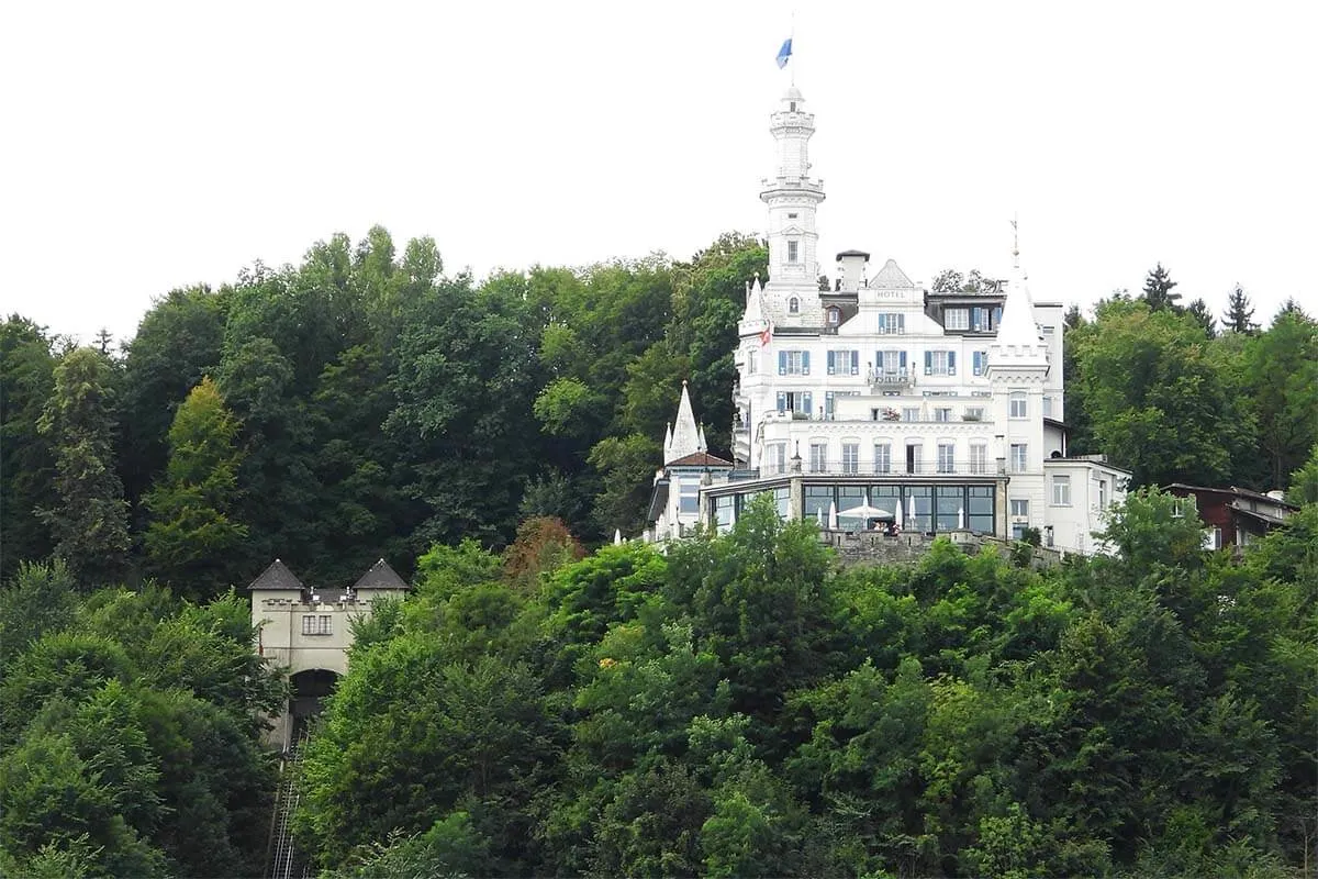 Funicular Gutsch & Hotel Chateau Gutsch in Lucerne