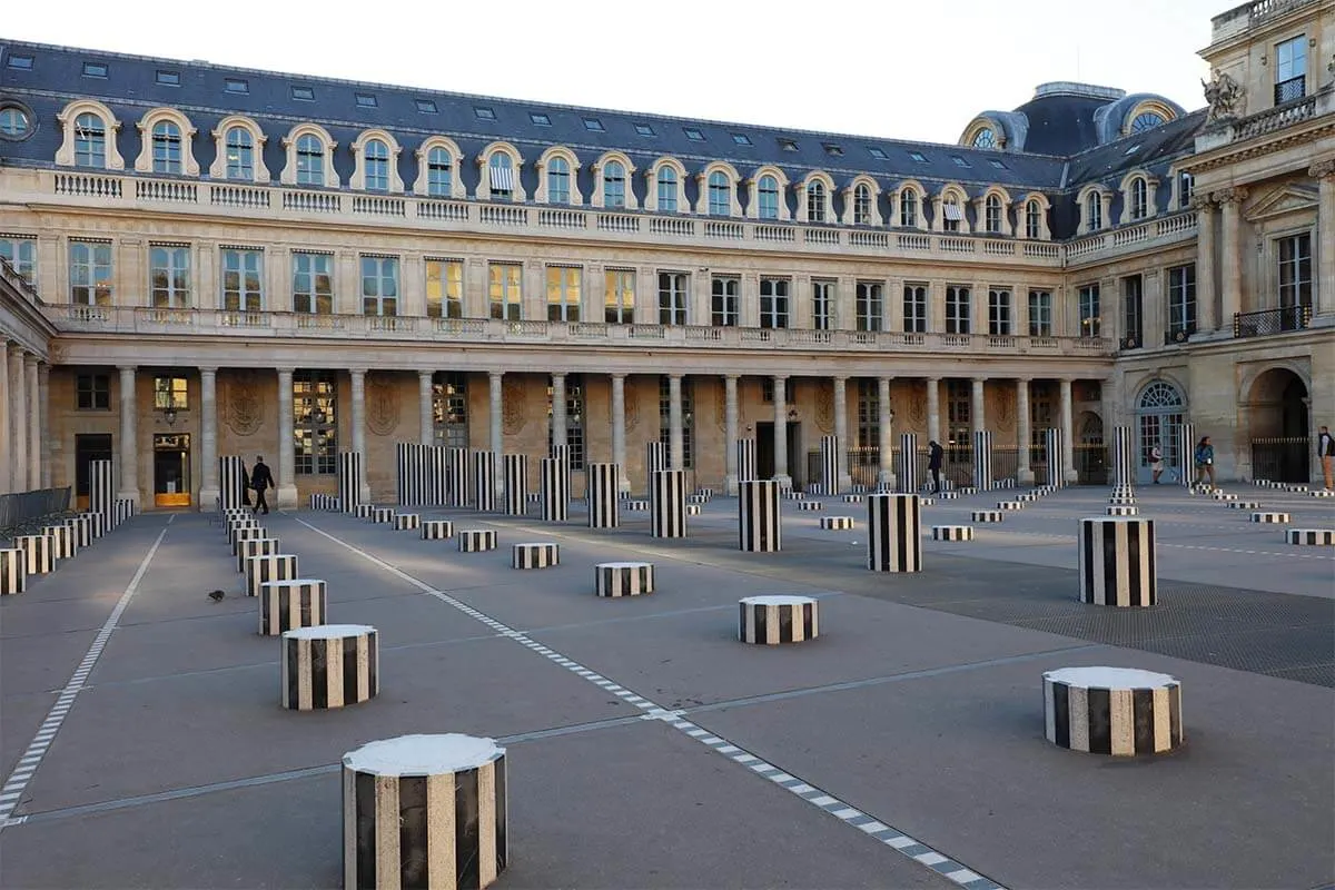 Colonnes de Buren in Paris