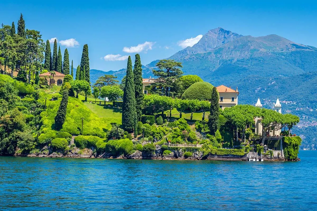 Best things to do on Lake Como - scenic boat tour