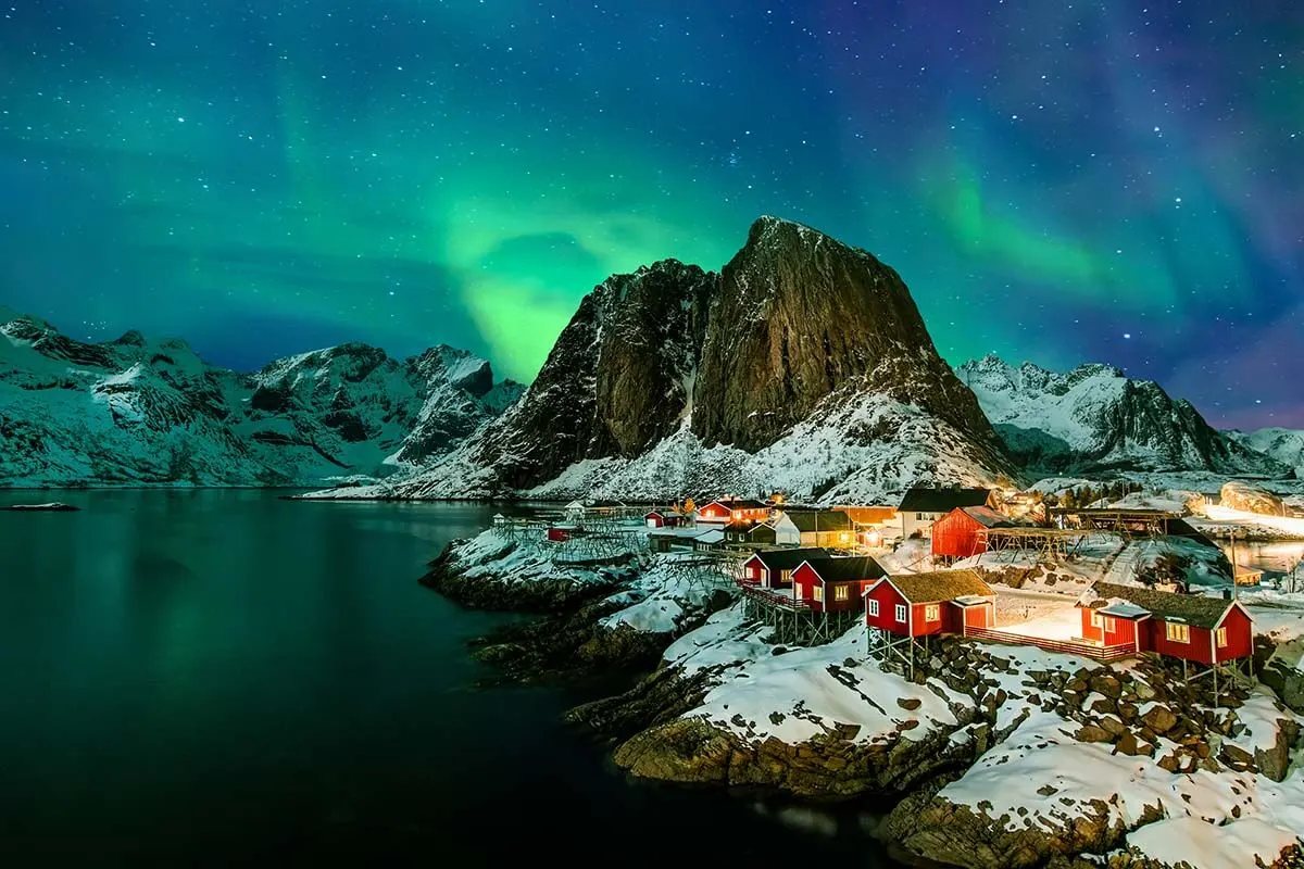 Northern Lights in Lofoten (Hamnoy, Reine)