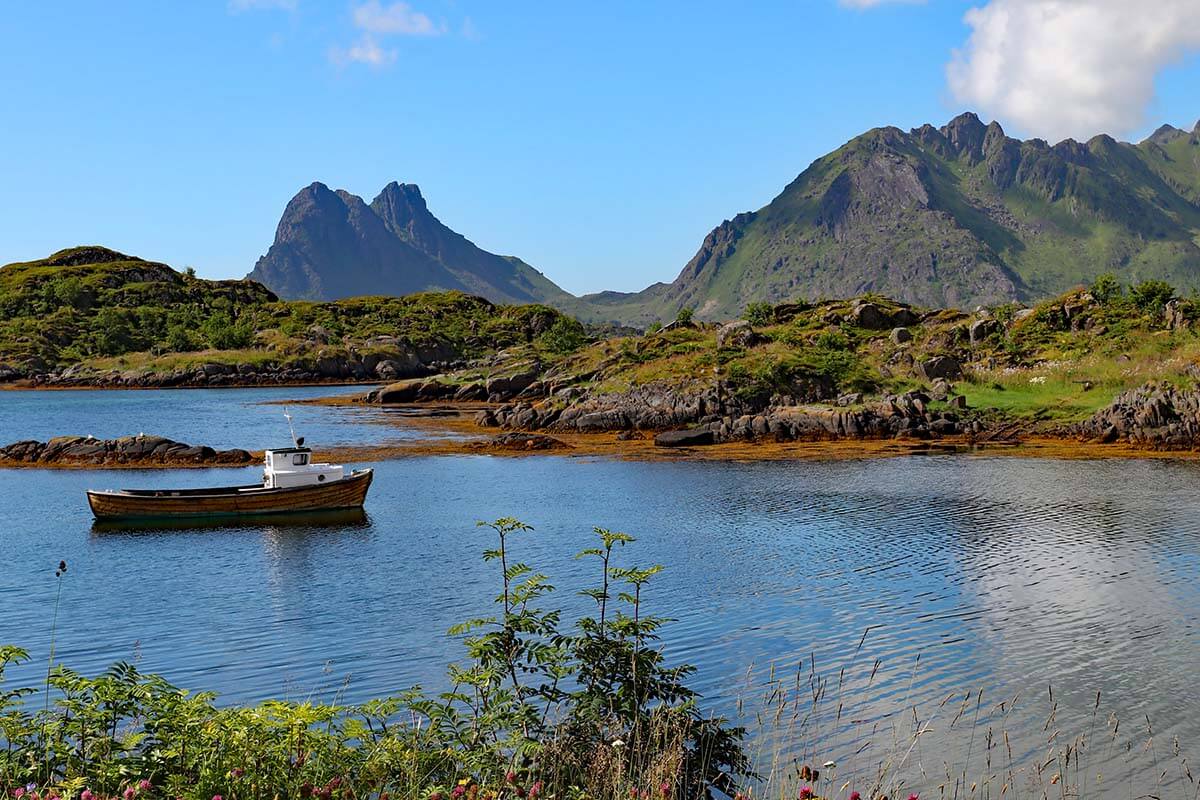 Scenery along the Steineveien Road at Stamsund in Lofoten.