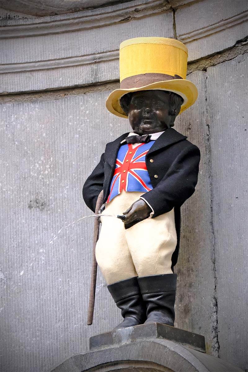 Brussels Manneken Pis in an English costume