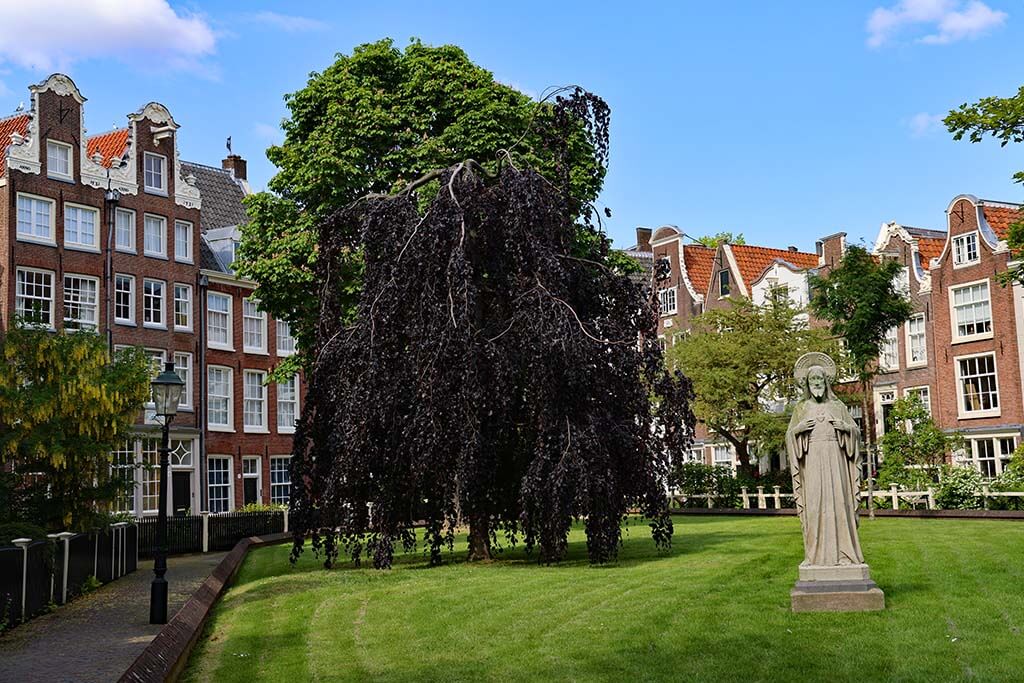 Amsterdam Begijnhof (beguinage)