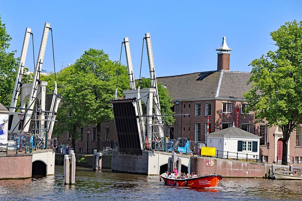 Canal cruise is a must with 3 days in Amsterdam