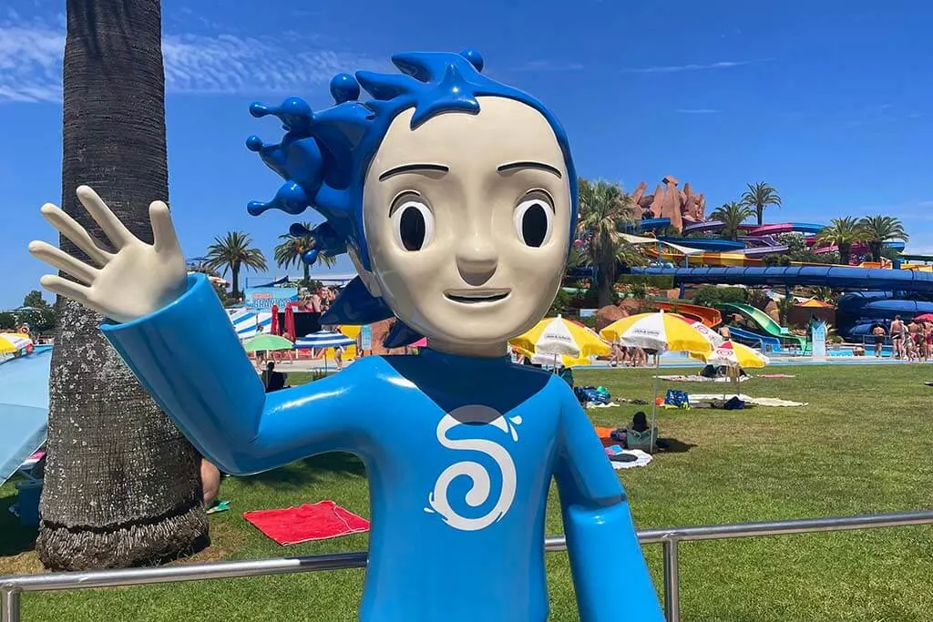 Slide and Splash maskot at the entrance of the water park, Algarve