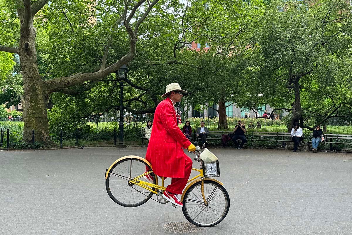 Street performer, Washington Square NYC