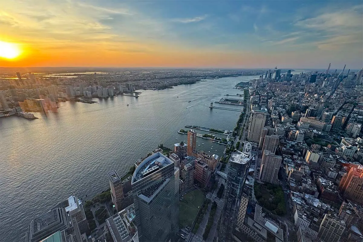 Views from One World Observatory - best viewpoints in NYC