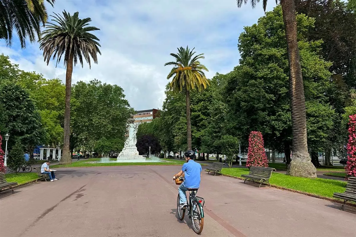 Biking at Dona Casilda Iturrizar Park in Bilbao