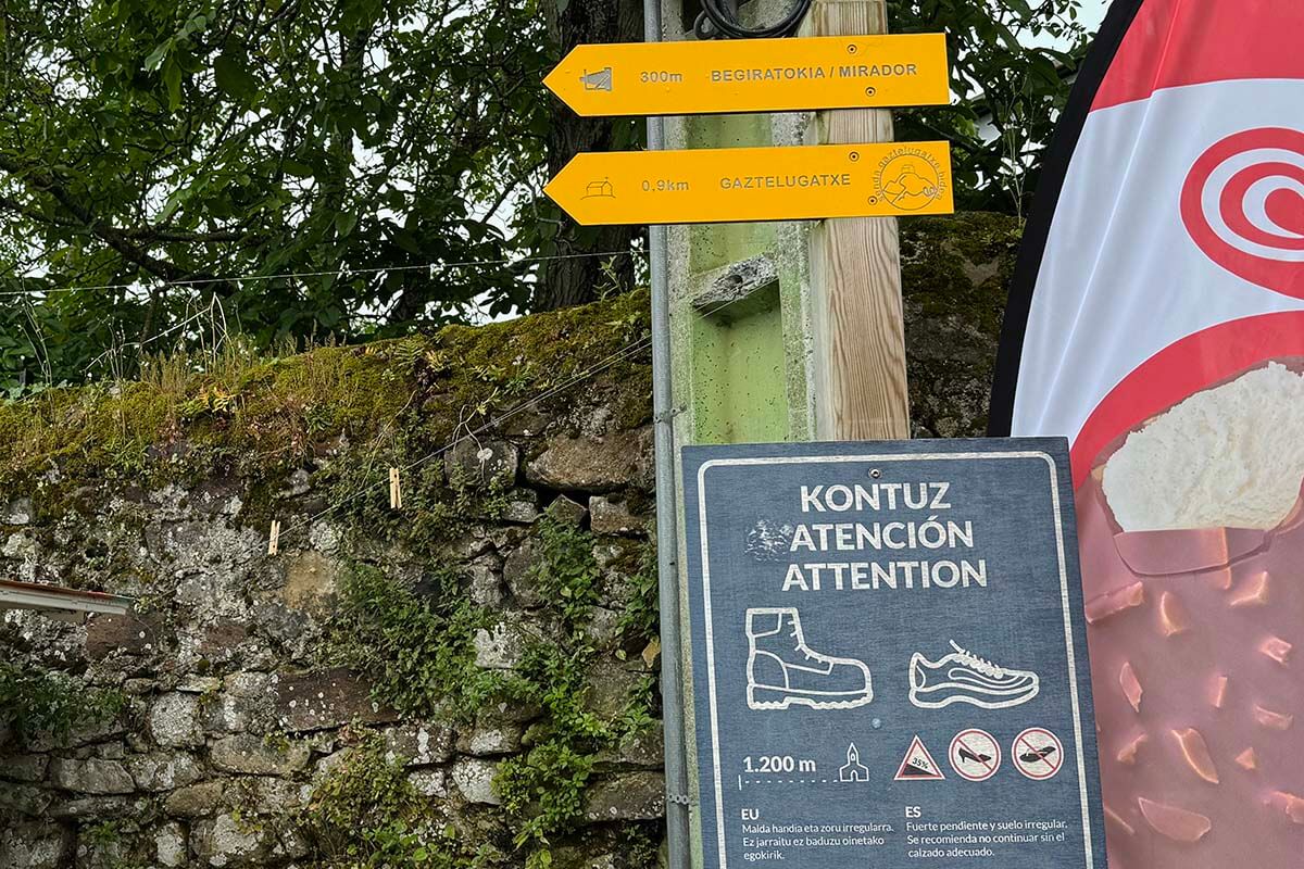 Informational signs at the start of Gaztelugatxe hike