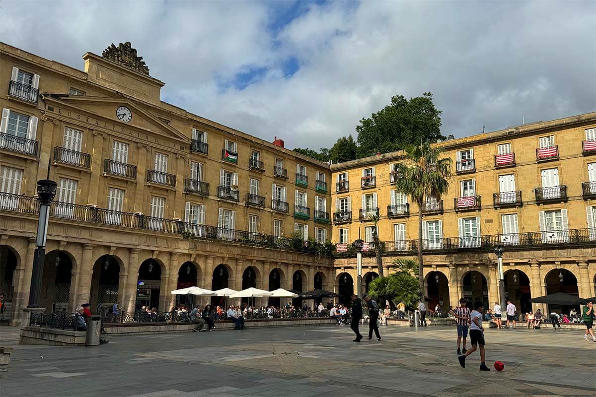 Plaza Barria (Plaza Nueva) in Bilbao old town