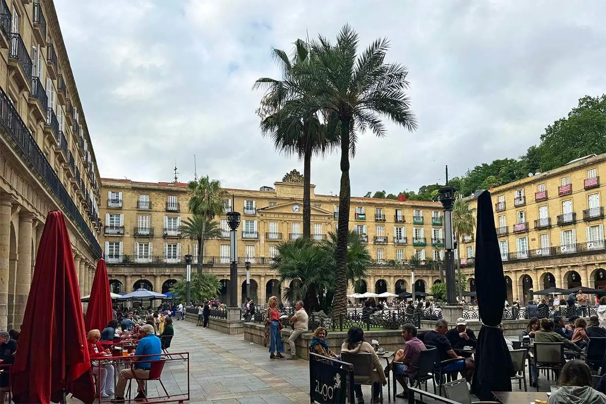 Plaza Nueva Square - top places to see in Bilbao