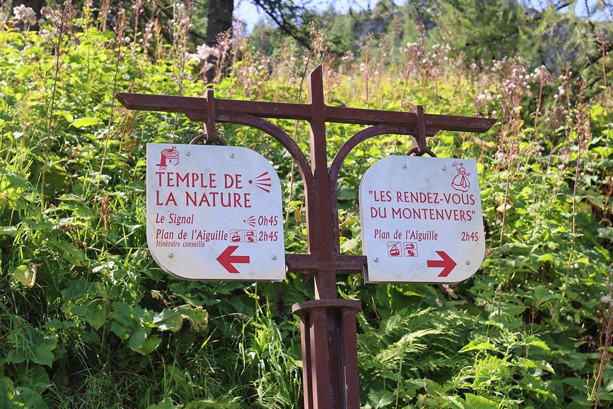 Hiking signs at the start of Grand Balcon Nord hike near Montenvers train station